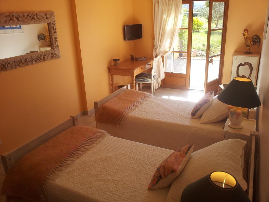 Lamanderie En Provence Bed and Breakfast Alleins Værelse billede